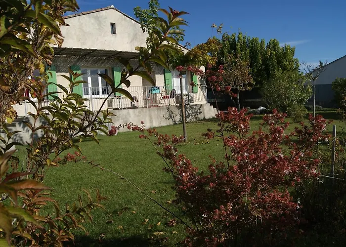 A 5 Minutes Des Ocres Gite La Charite Gordes Roussillon