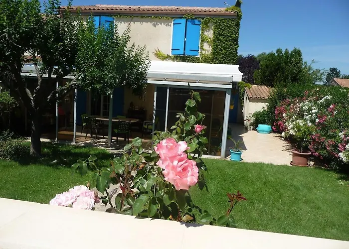 Douceur Provencale, Piscine, Jardin Et Fraicheur